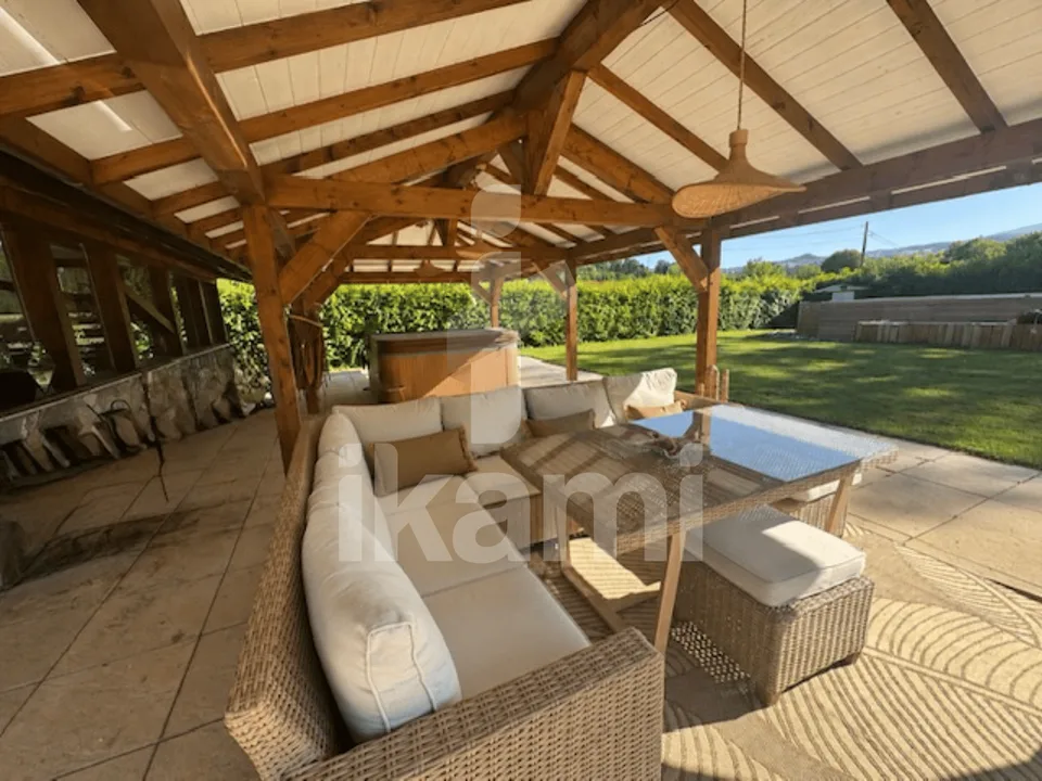 MAISON REIGNIER ESERY 133 M²