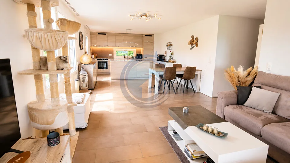 Bello appartamento traversante con 3,5 locali e ampio balcone