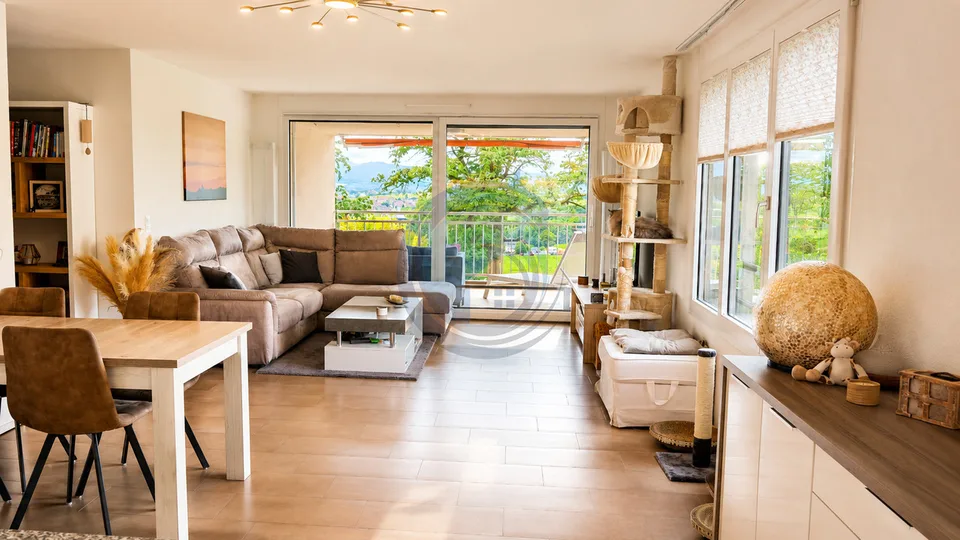 Bello appartamento traversante con 3,5 locali e ampio balcone