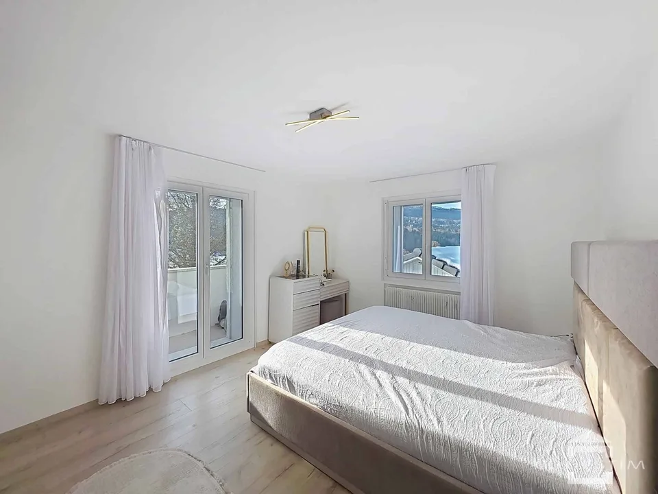 Einzelvilla mit umfangreichem Grundstück und freier Sicht renoviert – Foto 6 von 13