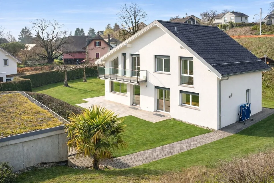 Villa familiale de 10 pièces - Standard équivalent Minergie