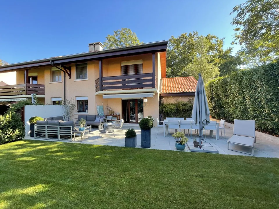 Belle villa familiale au calme à 150 mètres du lac
