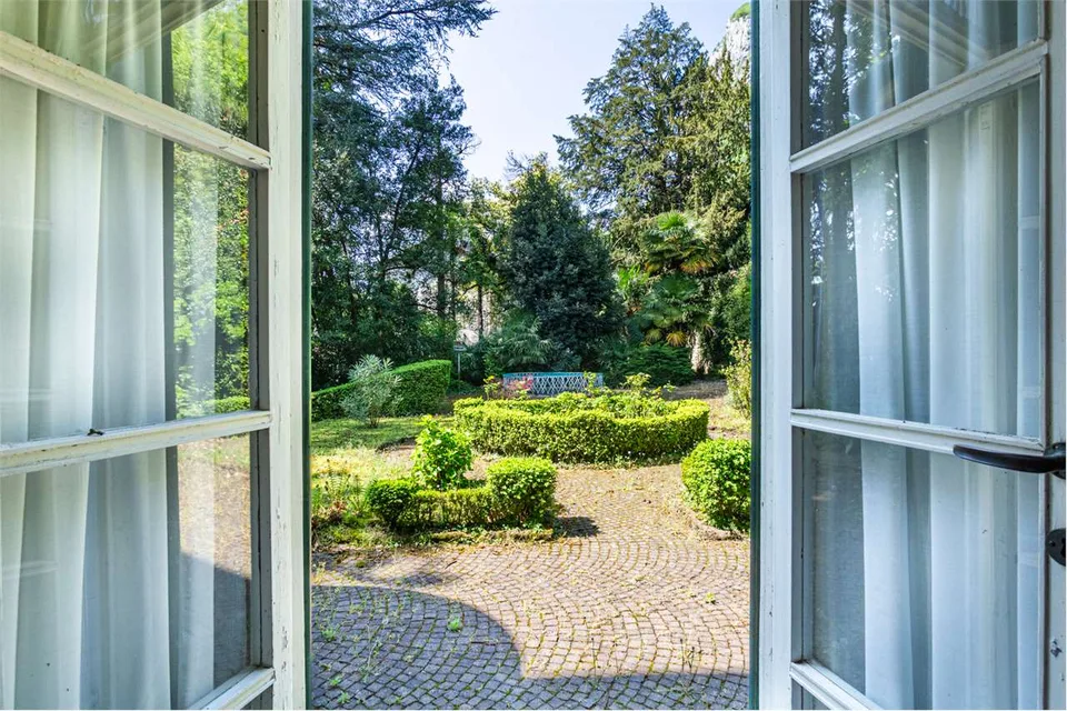 Villa mit Blick auf den Comer See