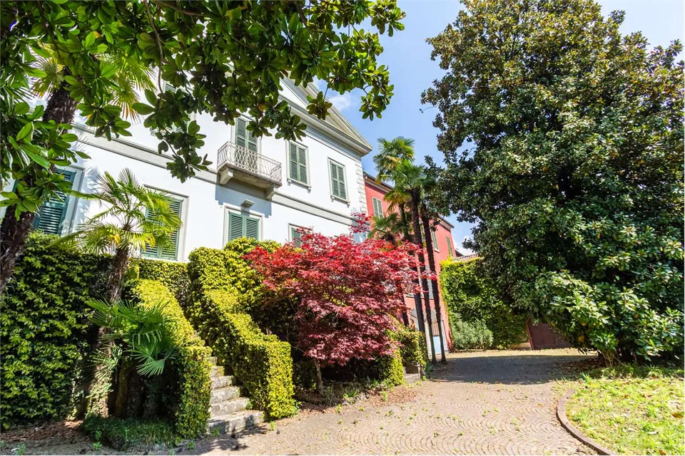 VILLA CON VISTA LAGO DI COMO
