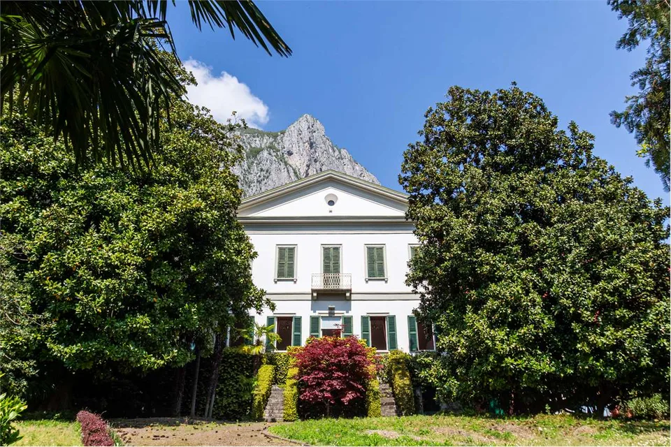Villa mit Blick auf den Comer See