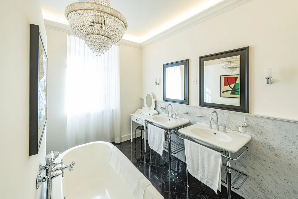 Elegante villa storica in centro città – Foto 10 von 13