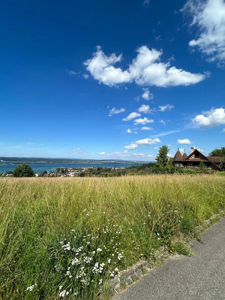 Bauland an ruhiger Lage mit Seesicht