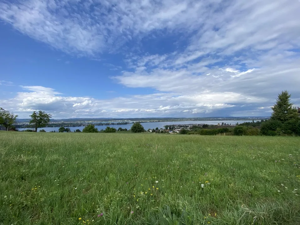 Bauland an ruhiger Lage mit Seesicht