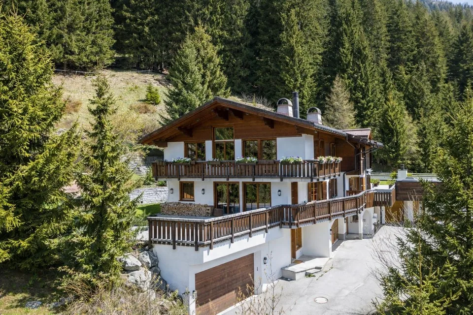Wohnen mit Stil: Alpiner Rückzugsort mit beeindruckender Weitsicht