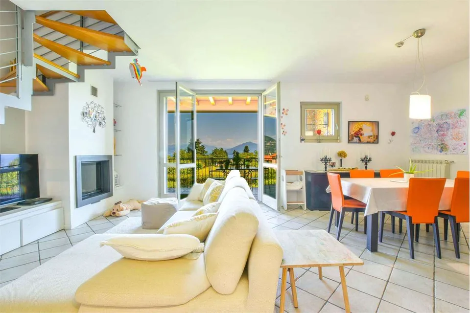 Appartamento su due piani in residence moderno, con vista sul Lago Mag – foto 7 di 13