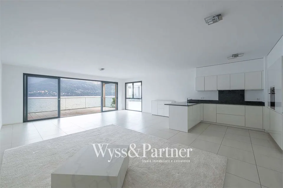 Brissago: ampio 3.5 locali moderno con splendida vista lago