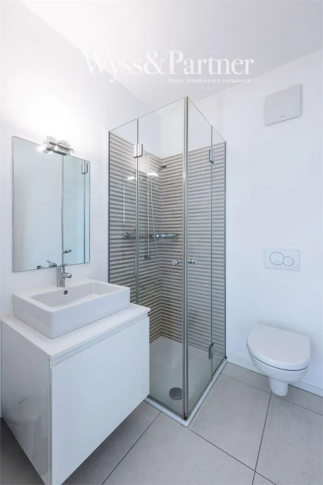 Brissago: ampio 3.5 locali moderno con splendida vista lago – photo 6 sur 8