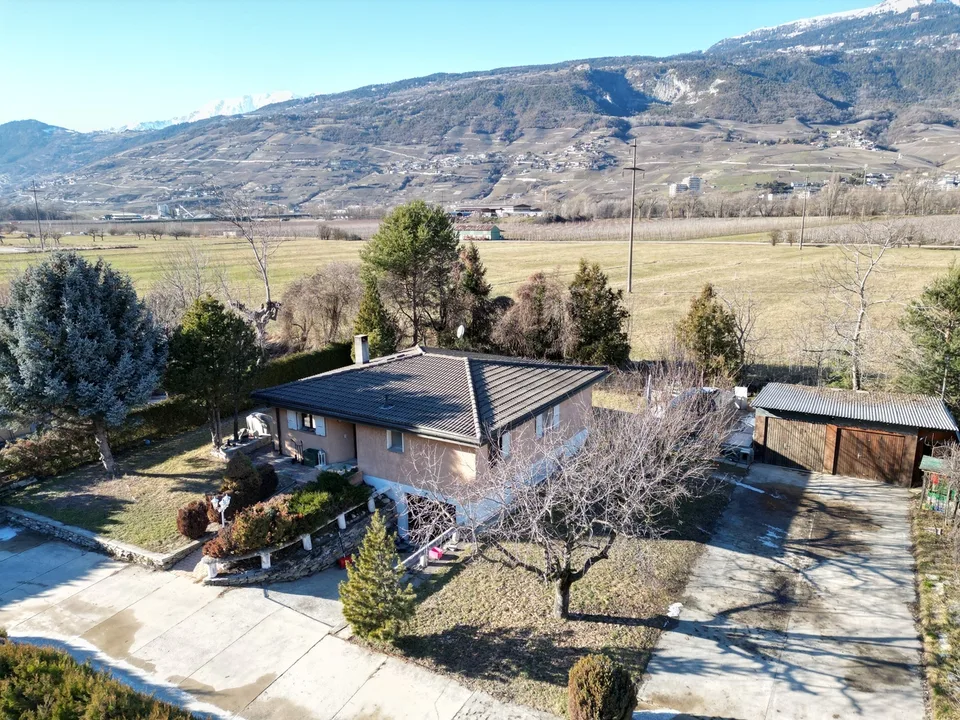 MAISON AVEC DROIT DE SUPERFICIE À CHALAIS