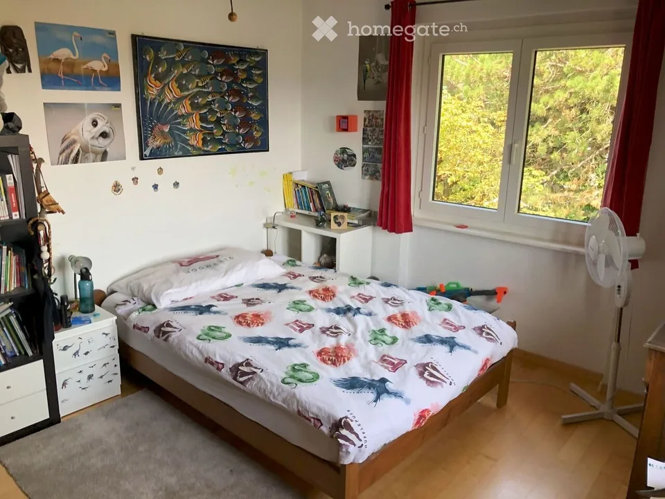 Casa con due alloggi e grande parcelle e padiglione