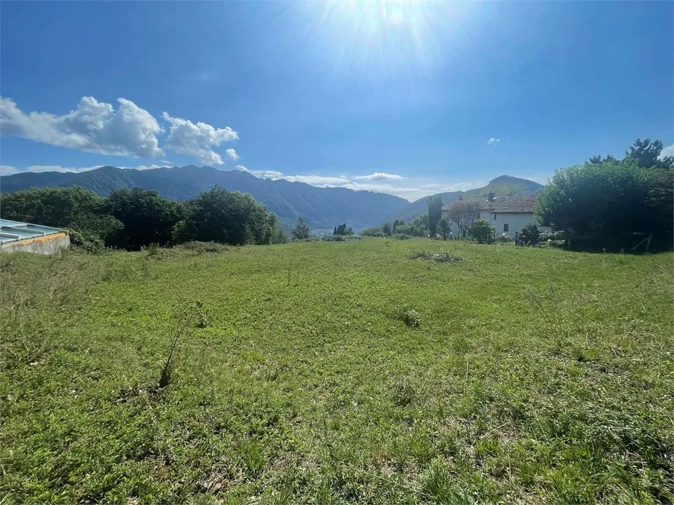 Bauland mit Seeblick in Carona