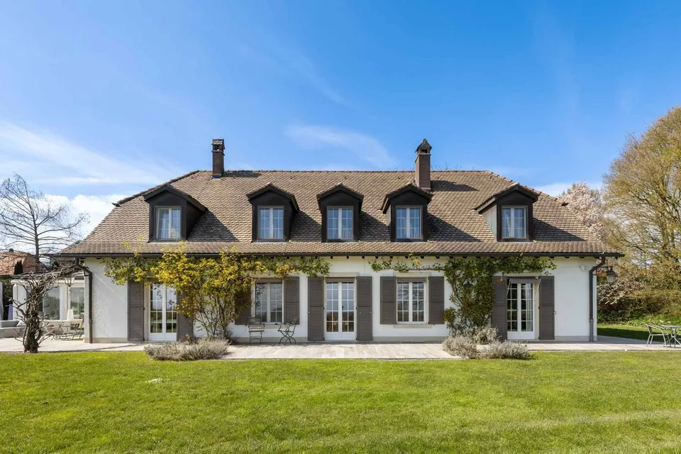 Propriété d'exception avec vue dominante sur le Léman