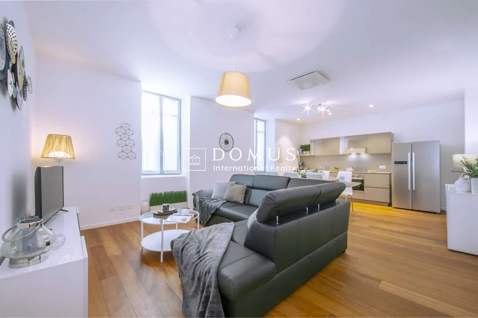 Luxuriöse Wohnung in Piazza Indipendenza