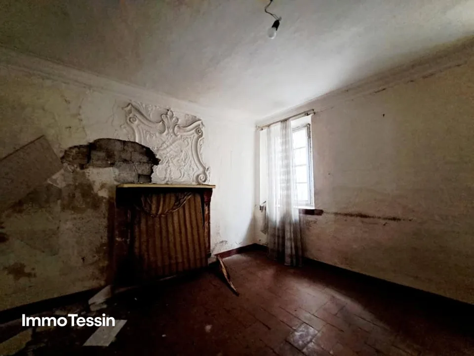 EINMALIG: Renovierungsobjekt an der berühmten Promenade von Morcote im historischen Zentrum – Foto 11 von 13