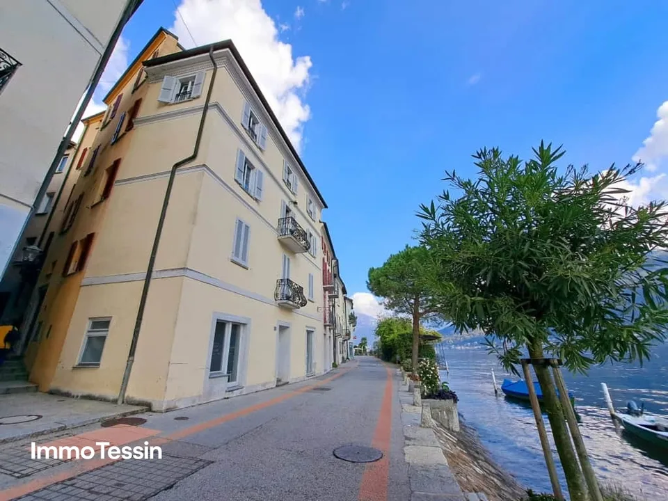 EINMALIG: Renovierungsobjekt an der berühmten Promenade von Morcote im historischen Zentrum