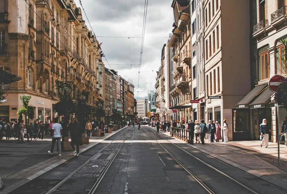 Concept unique dans un quartier central dynamique