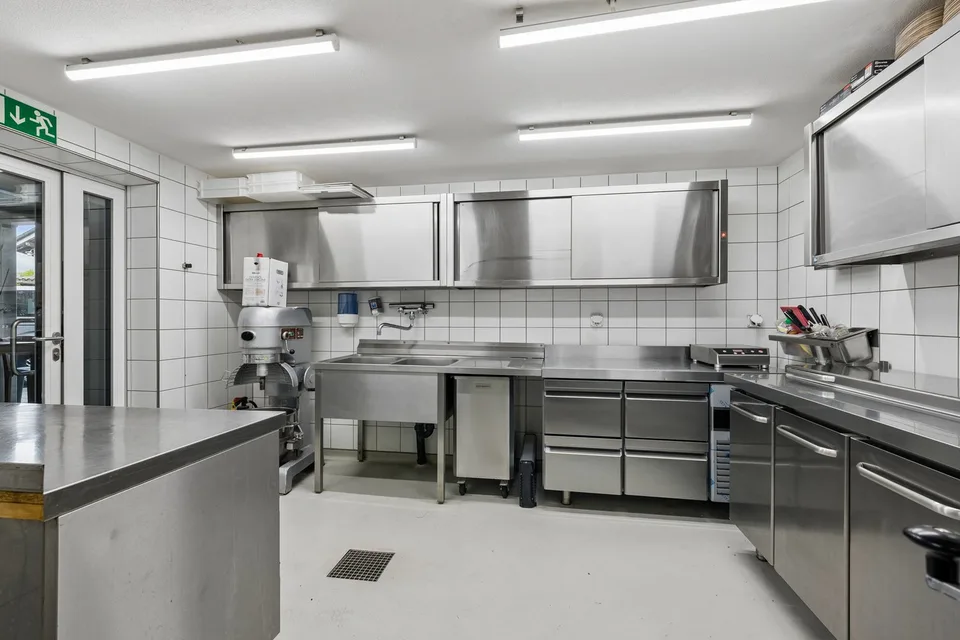 Traditional gastronomy property with living space and great potential – photo 14 of 19