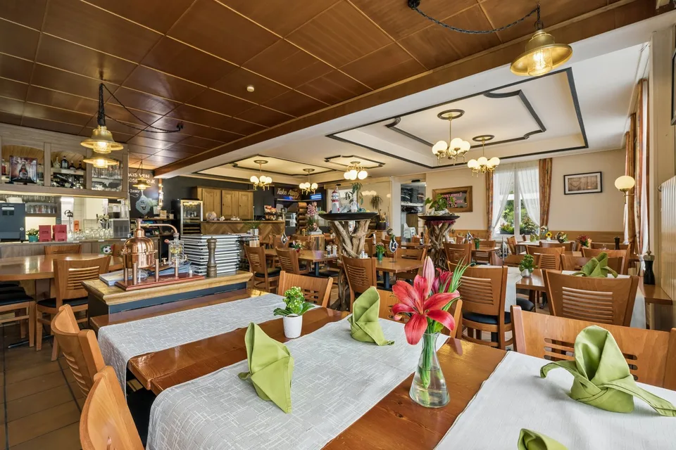 Traditional gastronomy property with living space and great potential – photo 6 of 19