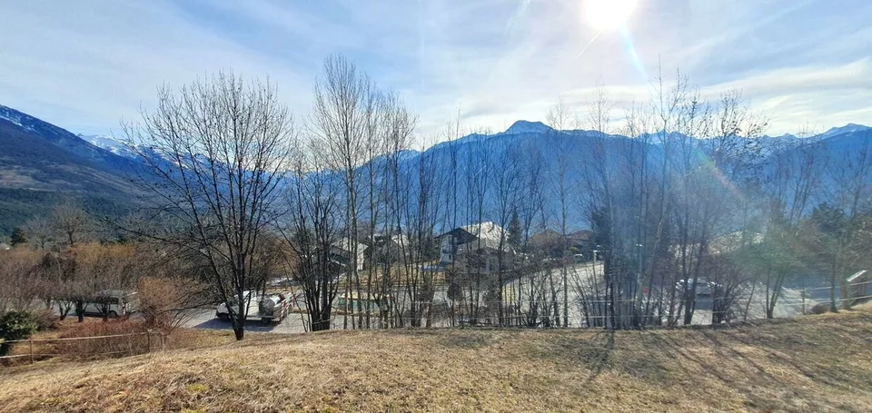 TERRAIN À VENDRE AVEC PERMIS EN FORCE À MOLLENS - CRANS-MONTANA