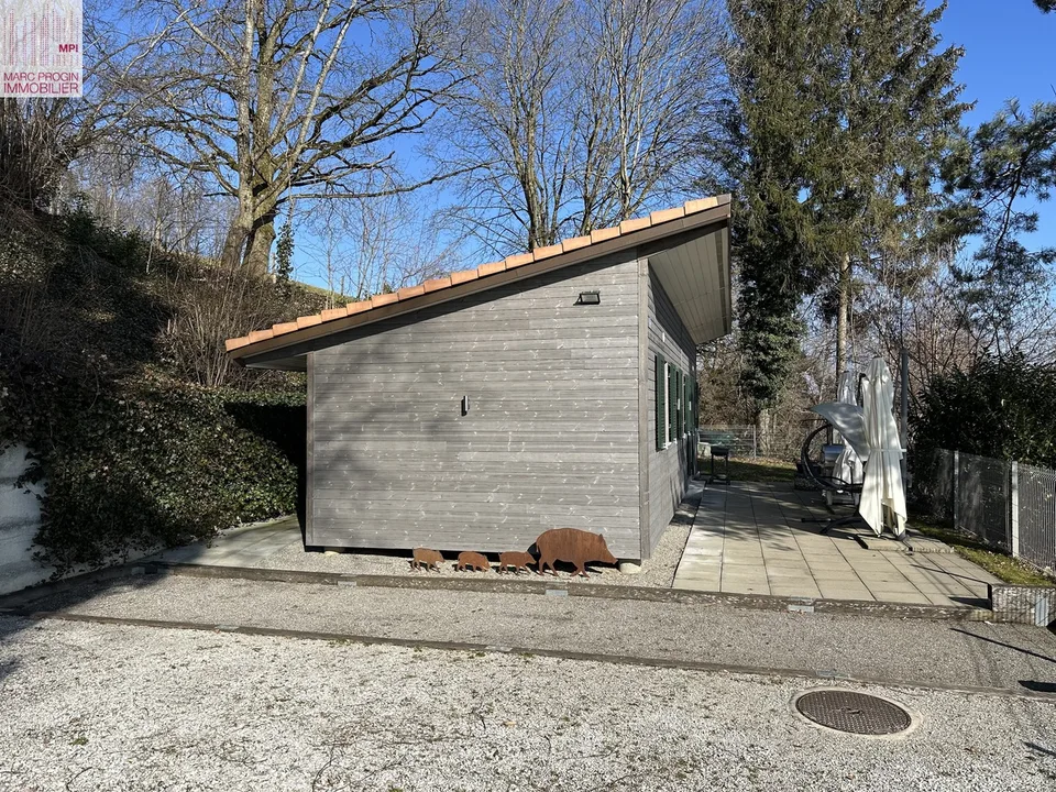 Abitazione di 2 locali completamente ristrutturata su un terreno di 1'287 m2