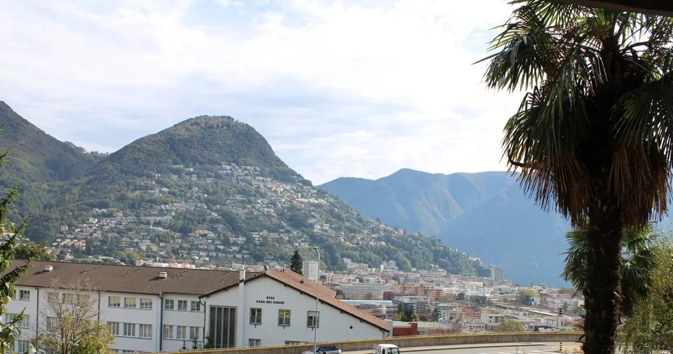 Lugano: Helle 3.5-Zimmer-Wohnung mit Blick auf den See und die Stadt Lugano