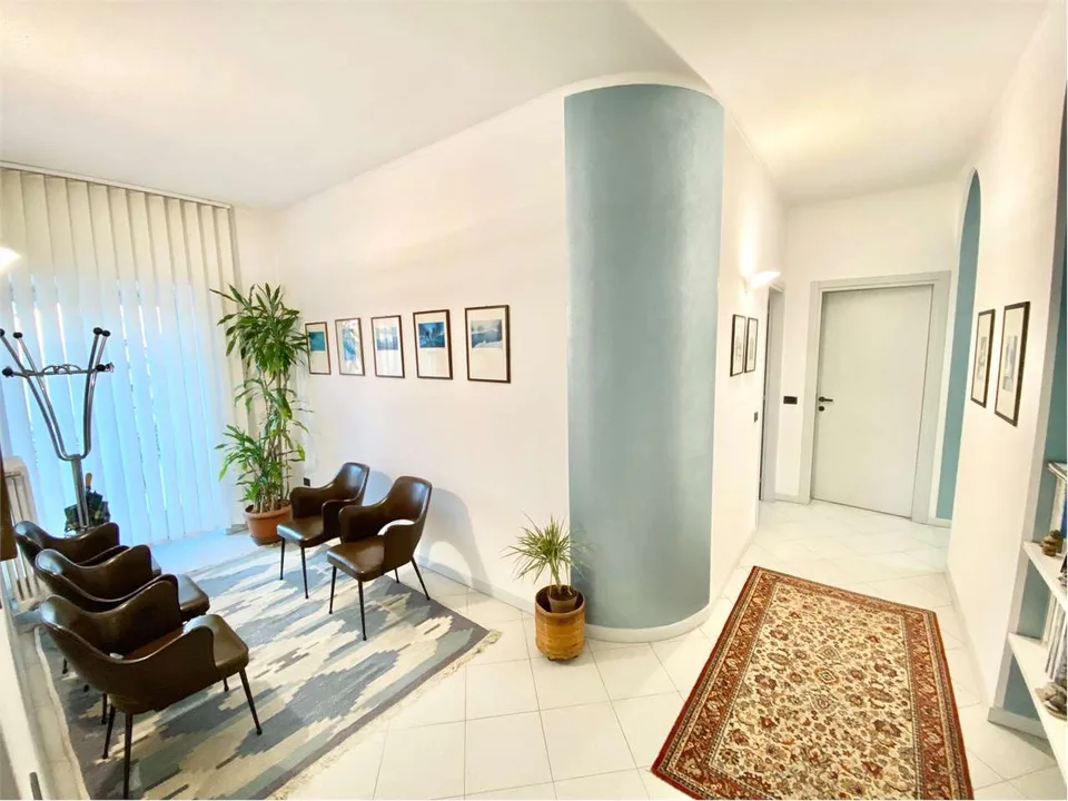 Appartement spacieux dans un bâtiment historique au centre de Luino