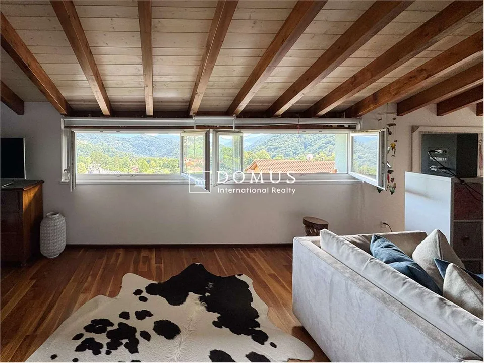 Einfamilienhaus mit Garten und Aussicht