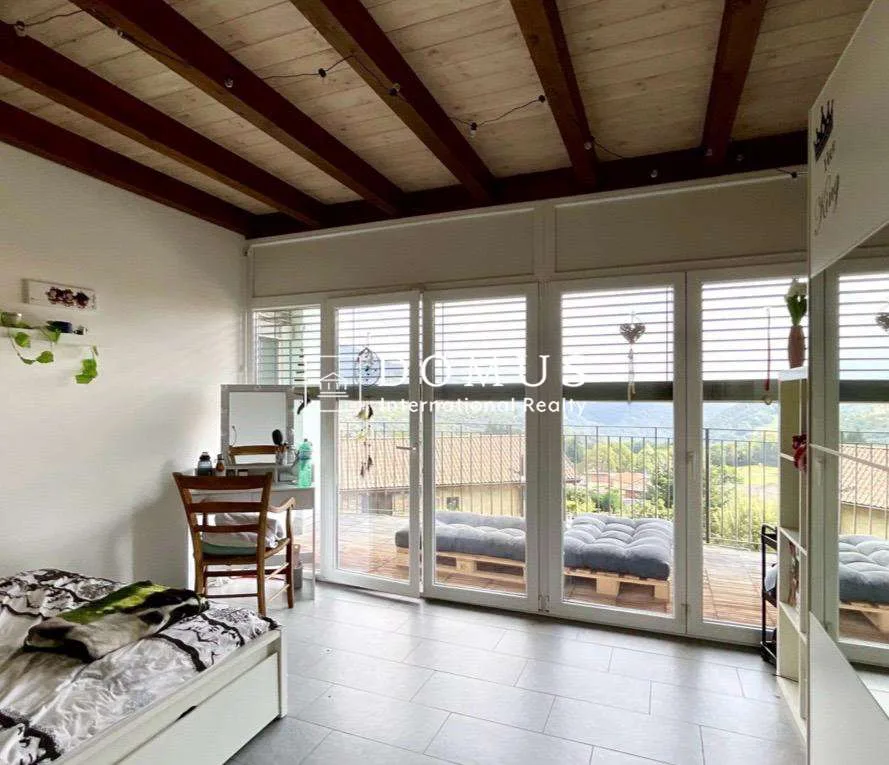 Einfamilienhaus mit Garten und Aussicht
