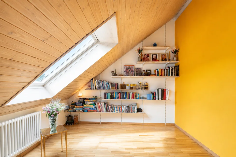 Grosse, naturnahe 5.5 Zimmer Dachmaisonette im Bezirk Winterthur – Foto 6 von 12