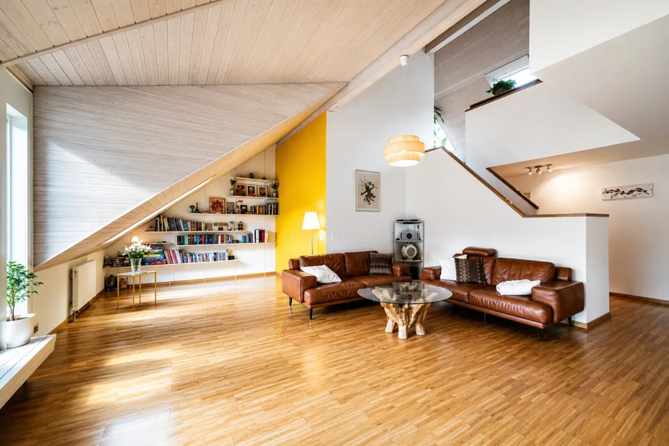 Spaziosa maisonette di 5,5 locali sotto 1 milione di CHF in un ambiente naturale