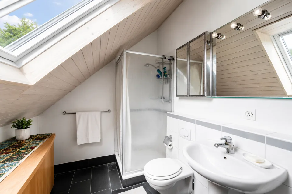 Grosse, naturnahe 5.5 Zimmer Dachmaisonette im Bezirk Winterthur – Foto 8 von 12
