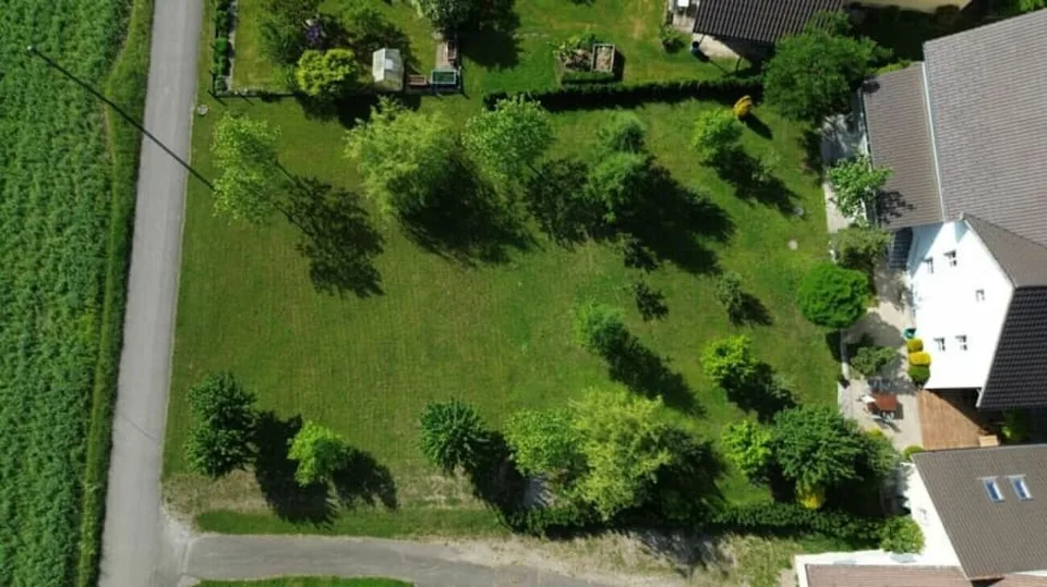 763 M² DI TERRENO EDIFICABILE - TRANQUILLO, SOLEGGIATO E PRIVATO