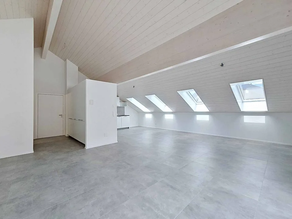 Neue 3.5-Zimmer-Wohnung mit Balkon