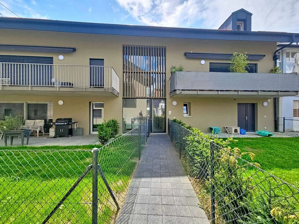 Neue 3.5-Zimmer-Wohnung mit Balkon