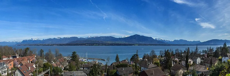 Propriété avec magnifique vue sur le lac, les Alpes et le Mont-Blanc