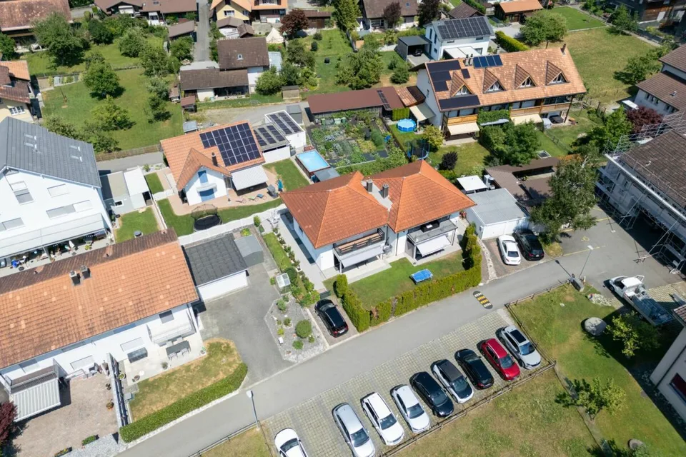 Doppeleinfamilienhaus in Reutigen