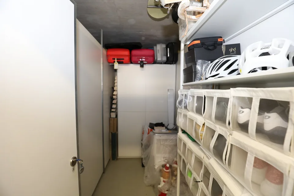 Modernes Appartement im letzten Stock mit offener Aussicht – Foto 19 von 23