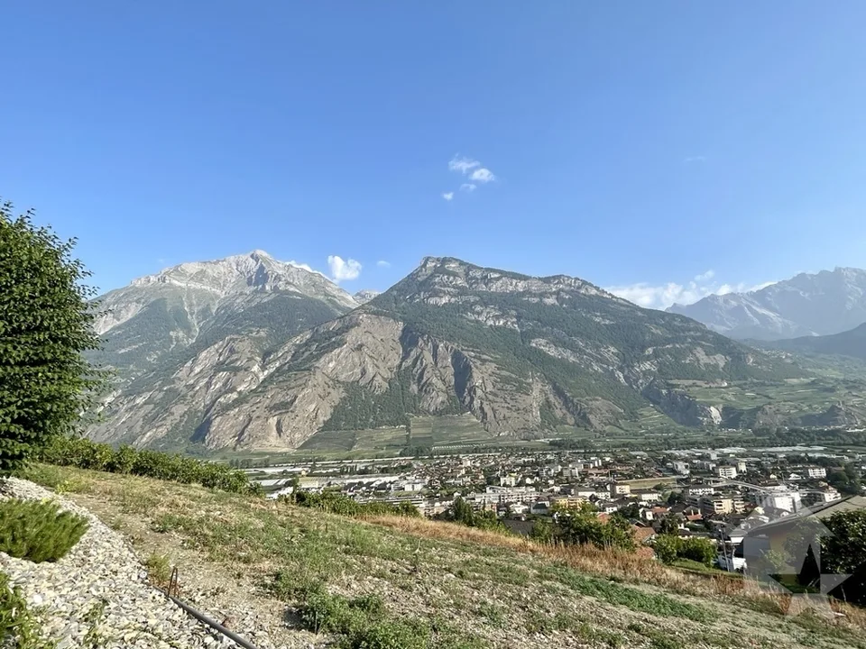 Apartment 4.5 rooms with garden of 325m2, new promotion