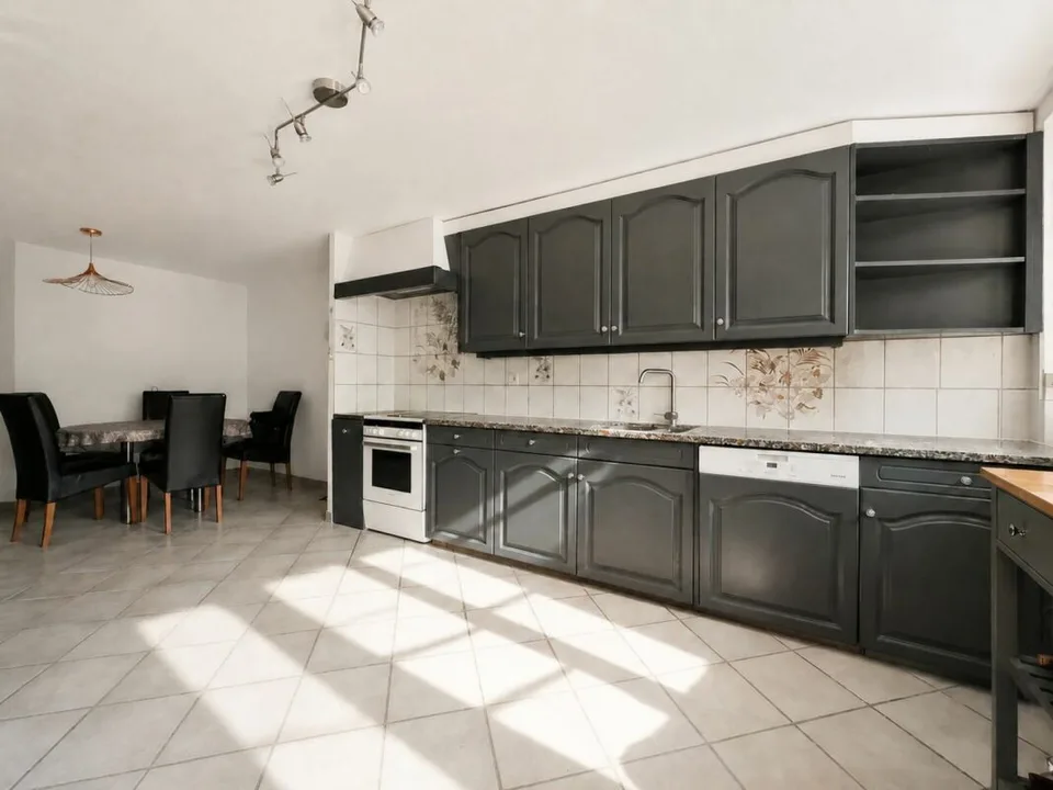 Casa Semidetached con 2 Appartamenti