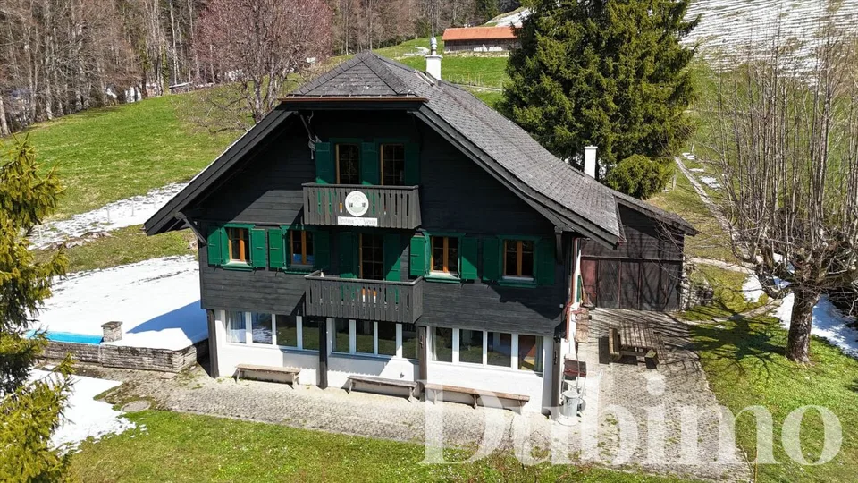 CHALET DE 11 PIÈCES SUR LA RIVIERA