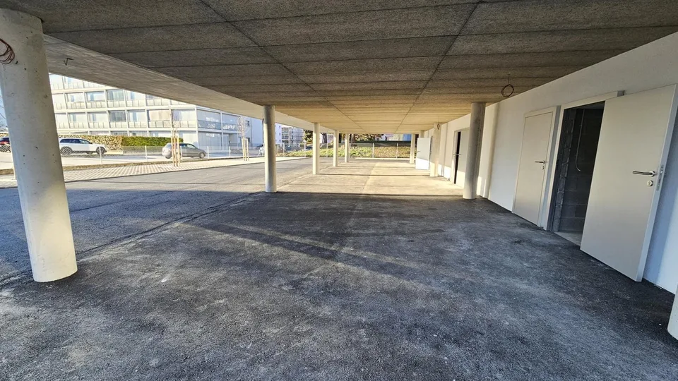 Ampio attico nuovo con grande balcone – foto 13 di 13