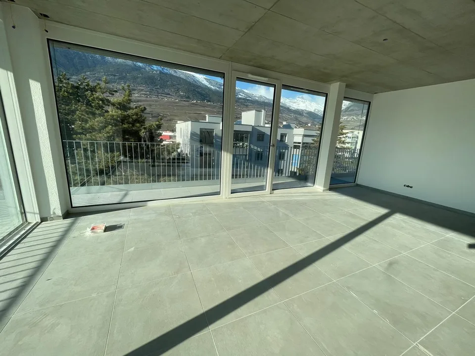 Geräumiges neues Dachgeschoß mit großem Balkon