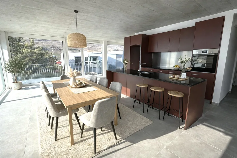 Geräumiges neues Dachgeschoß mit großem Balkon