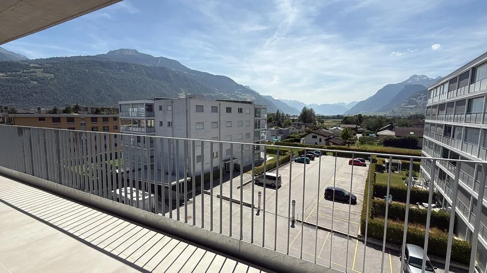 Ampio attico nuovo con grande balcone – foto 11 di 13
