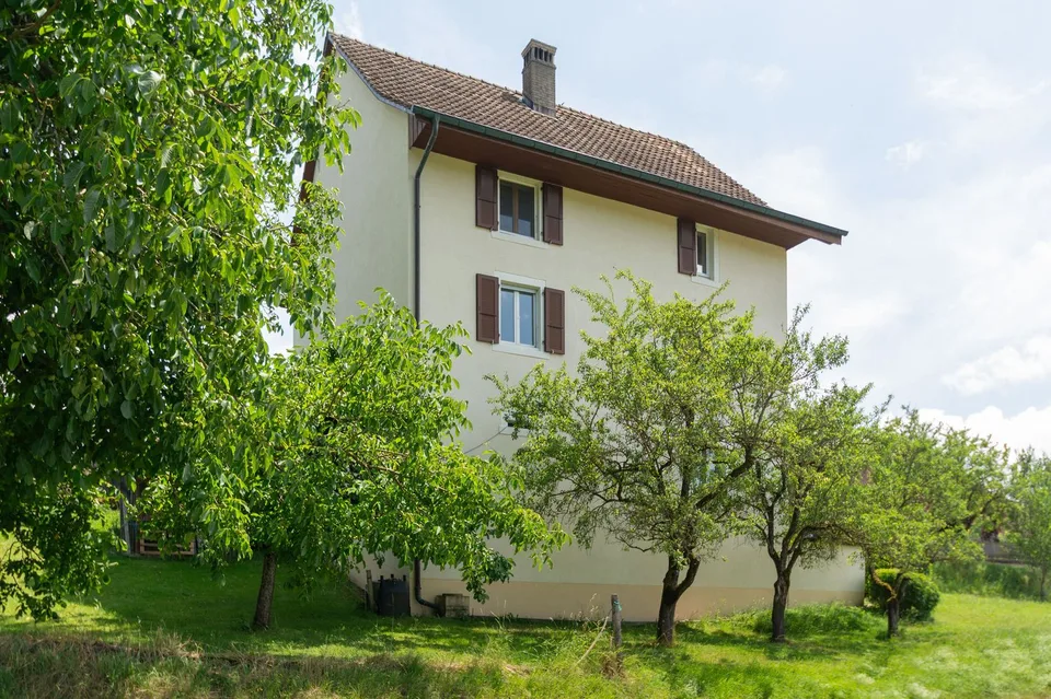 Incantevole casa di villaggio di 6.5 locali a Coeuve – foto 12 di 13