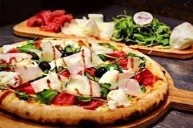 CAFÉ-RESTAURANT PIZZERIA QUARTIERE CHARMILLE - OCCASIONE ECCEZIONALE DI AFFARE CHIAVI IN MANO